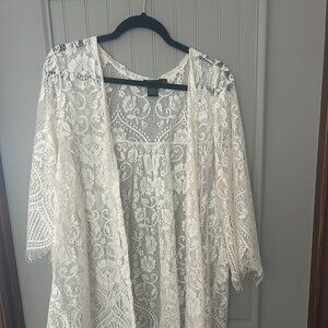 Miss Chievous, Cream Lace Women's Size Large Shaw Coverup